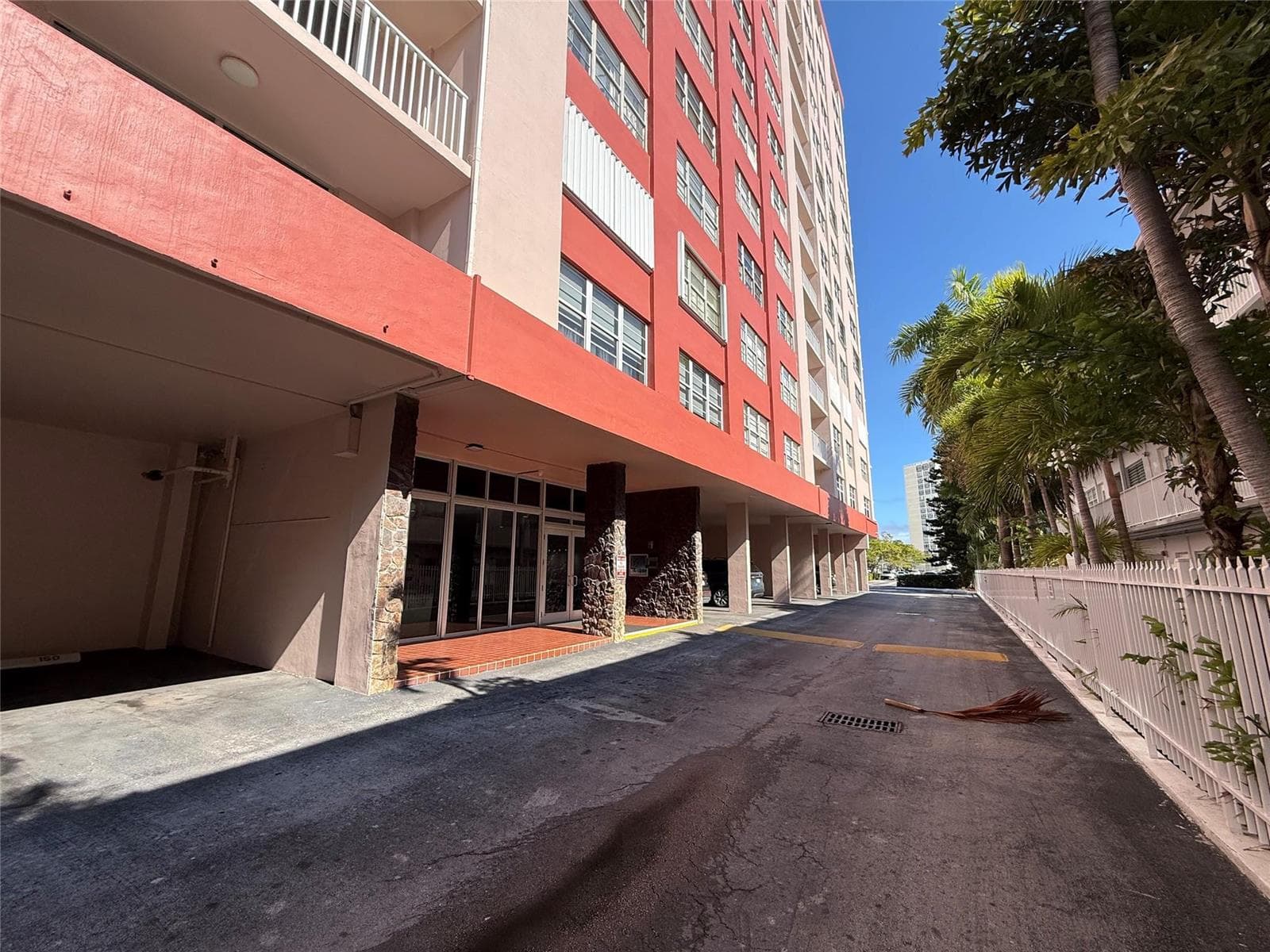 3161 S Ocean Drive 901 photo 7
