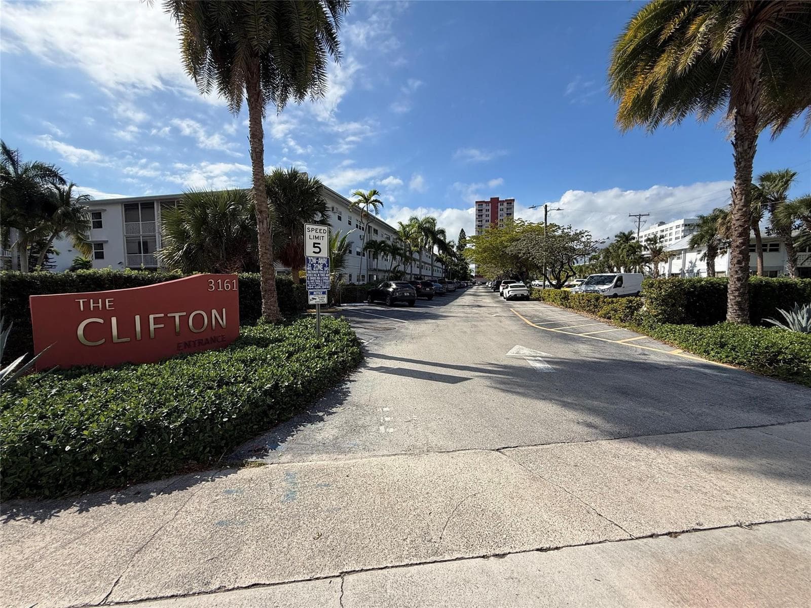3161 S Ocean Drive 901 photo 3