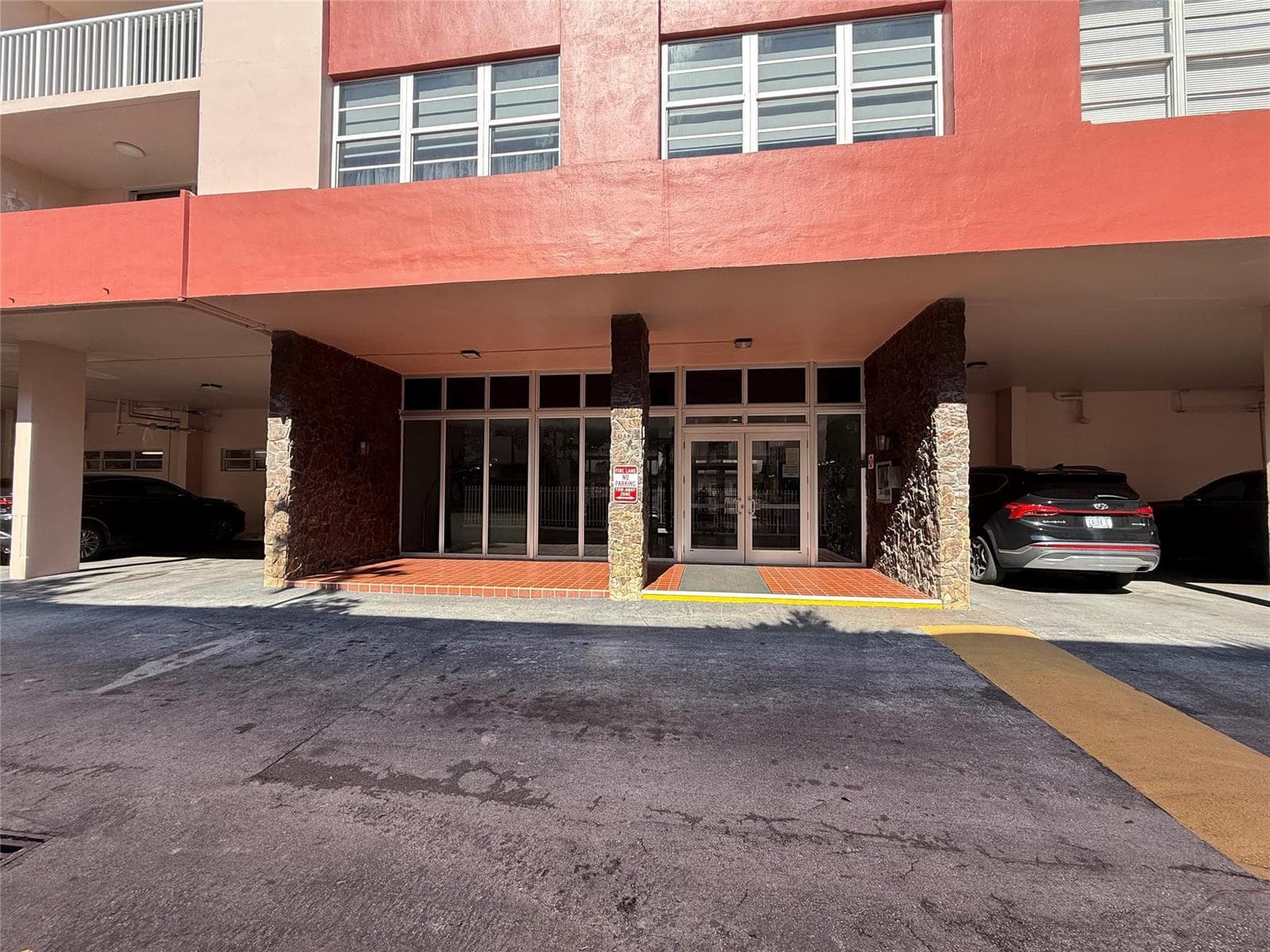 3161 S Ocean Drive 901 photo 5
