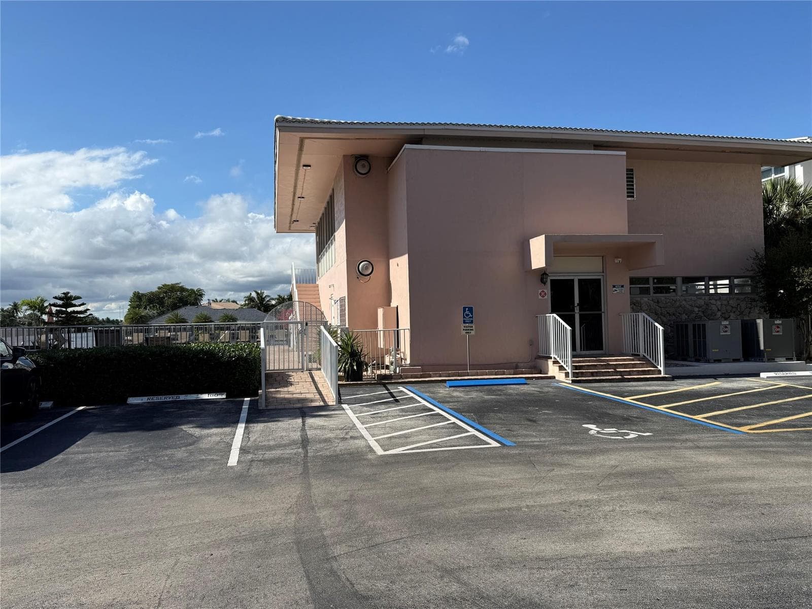 3161 S Ocean Drive 901 photo 10