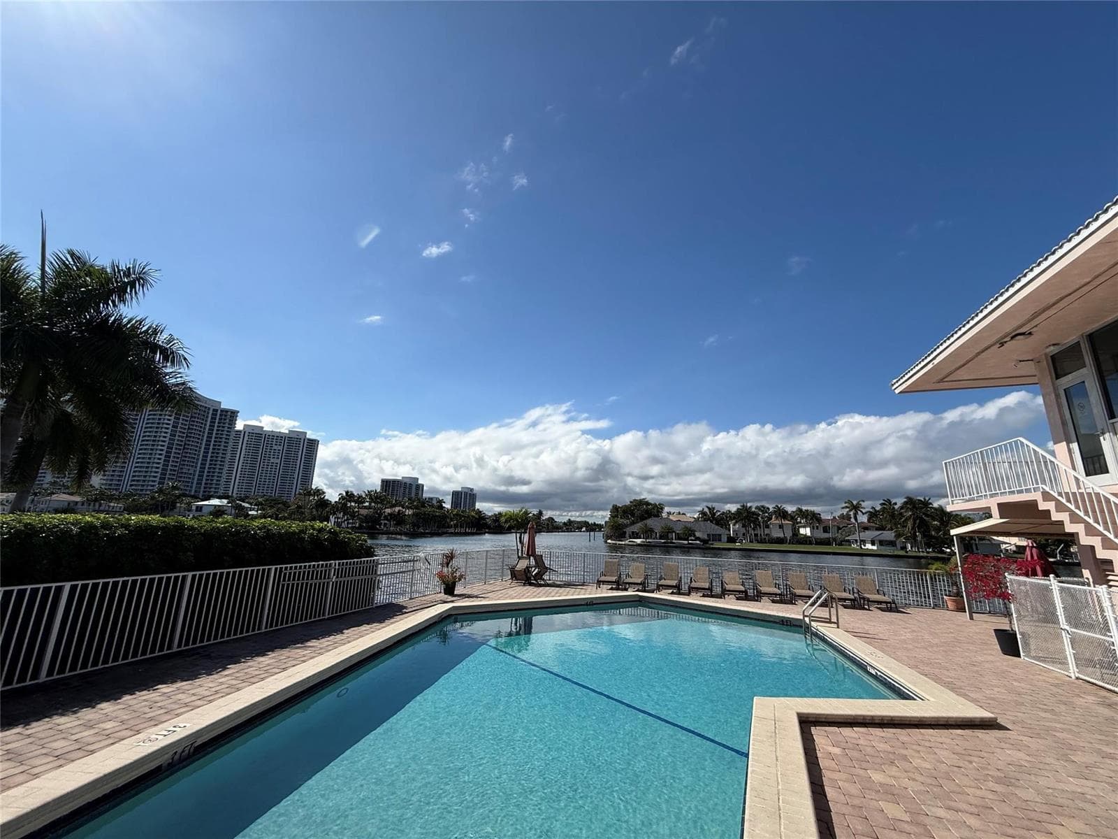3161 S Ocean Drive 901 photo 19