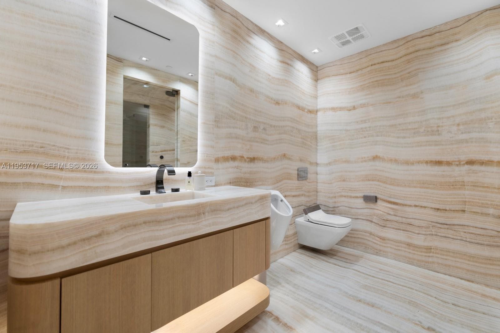 18501 Collins Ave 3704 photo 8