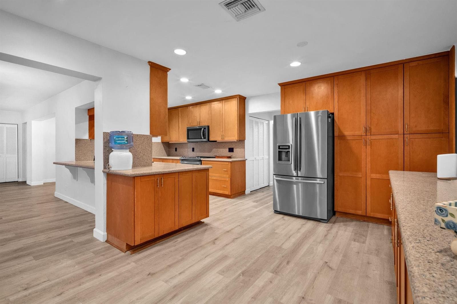 1421 NE 54th Street photo 12