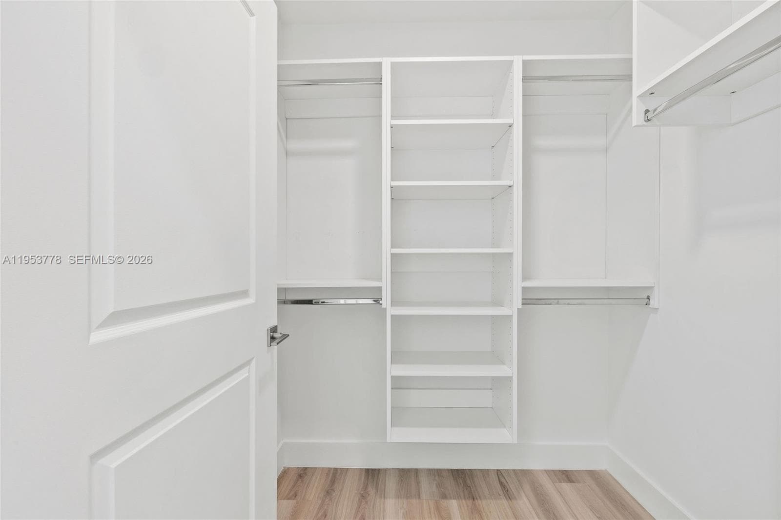 101 Diplomat Pkwy 2503 photo 23