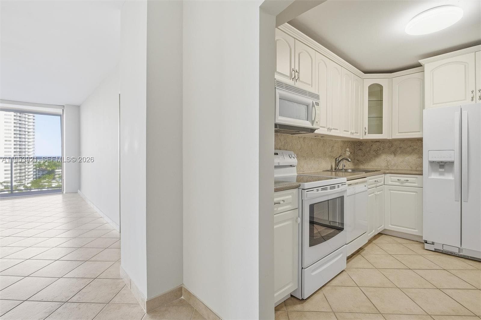 3731 N Country Club Dr 1421 photo 6