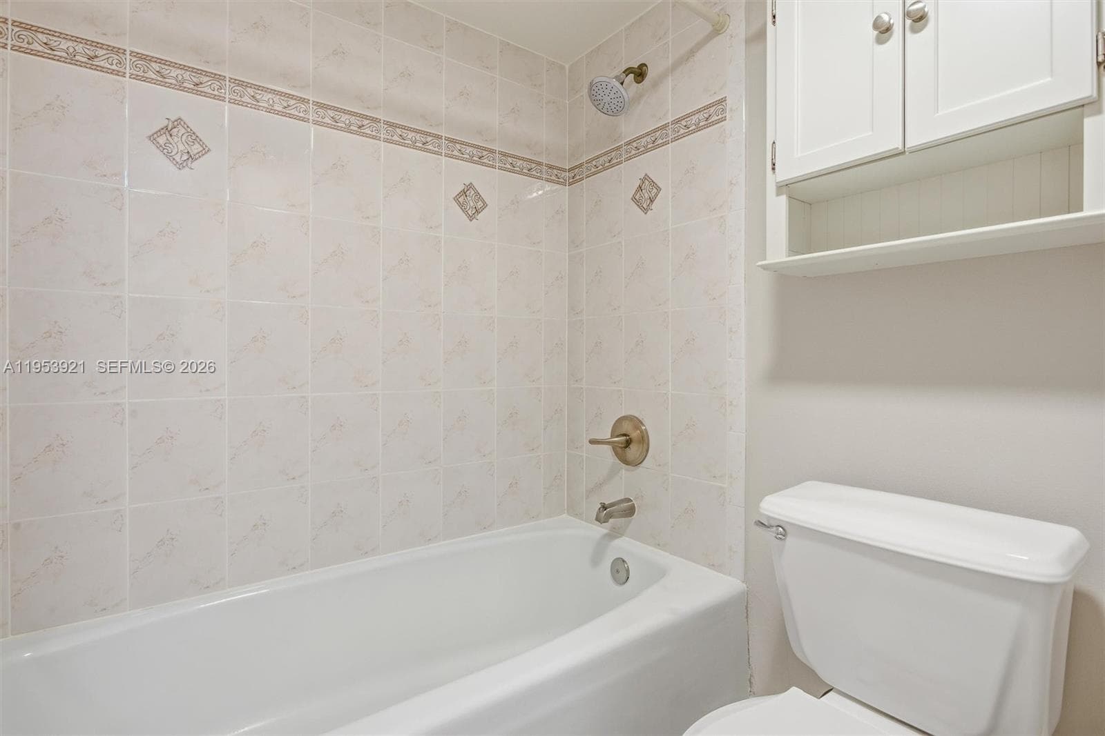 3731 N Country Club Dr 1421 photo 11