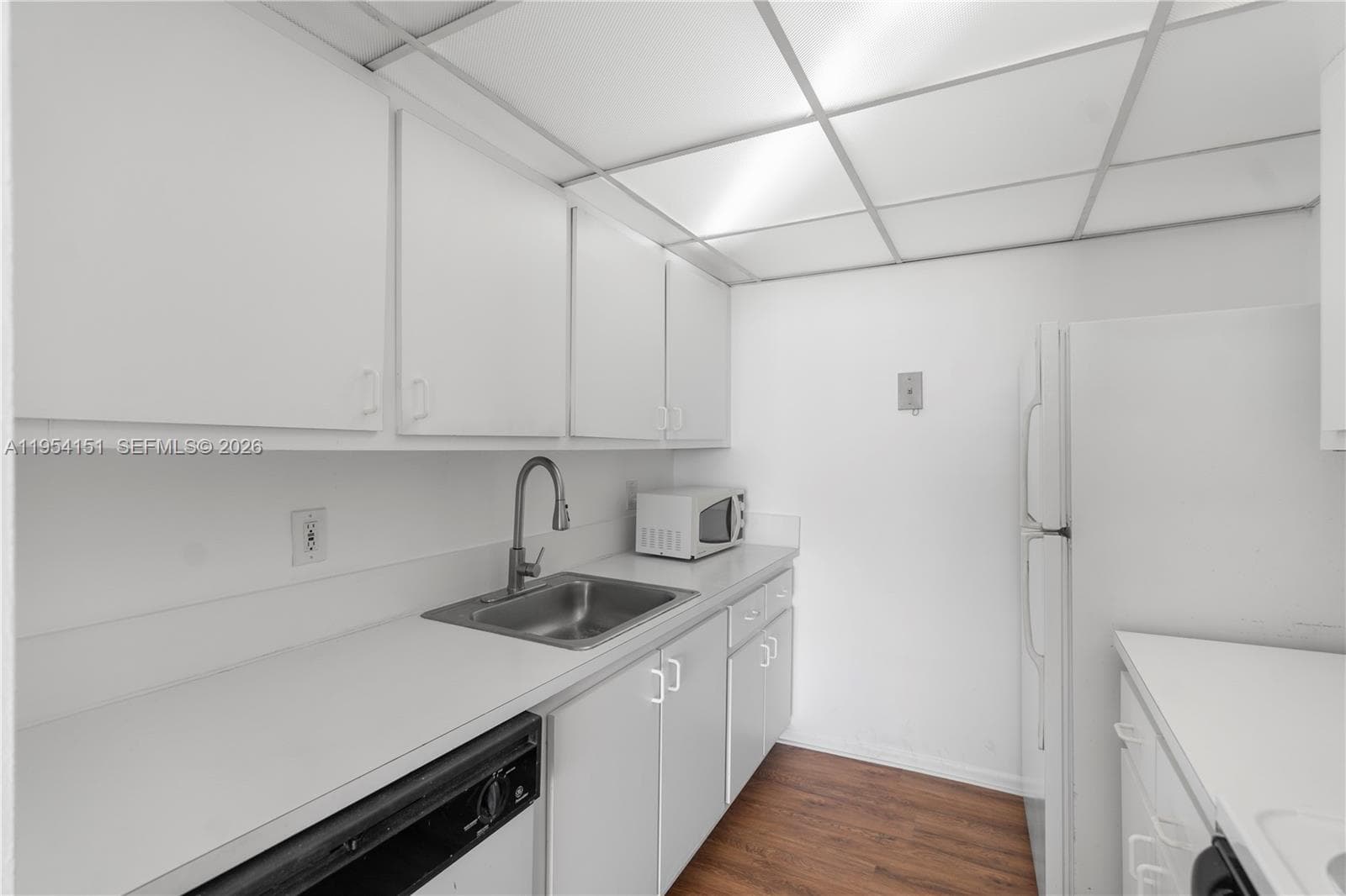 2350 NE 135th St 1202 photo 13