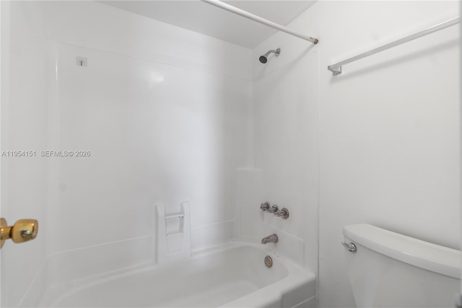 2350 NE 135th St 1202 photo 21
