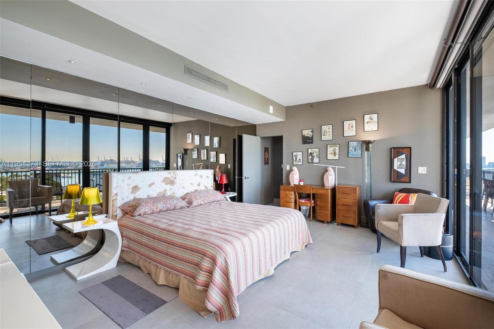 1000 Venetian Way 1501 photo 16