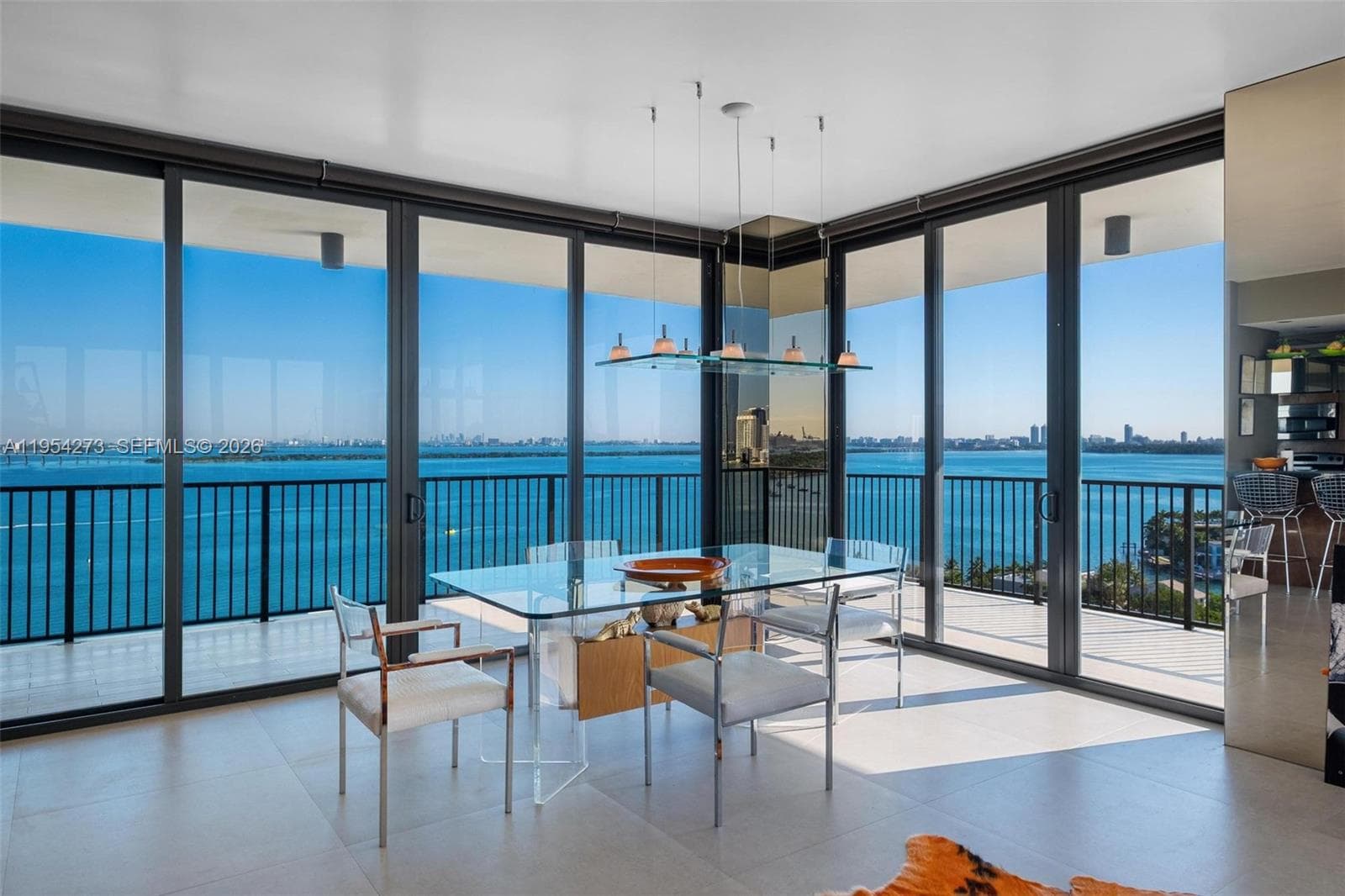 1000 Venetian Way 1501 photo 1