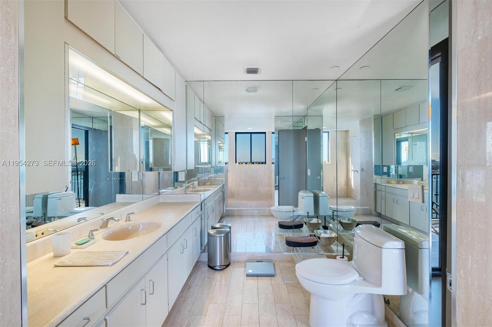 1000 Venetian Way 1501 photo 20