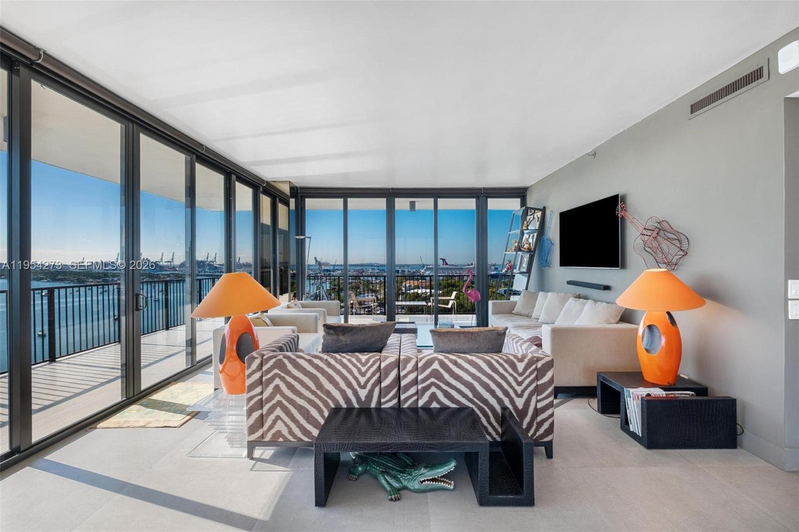 1000 Venetian Way 1501 photo 10