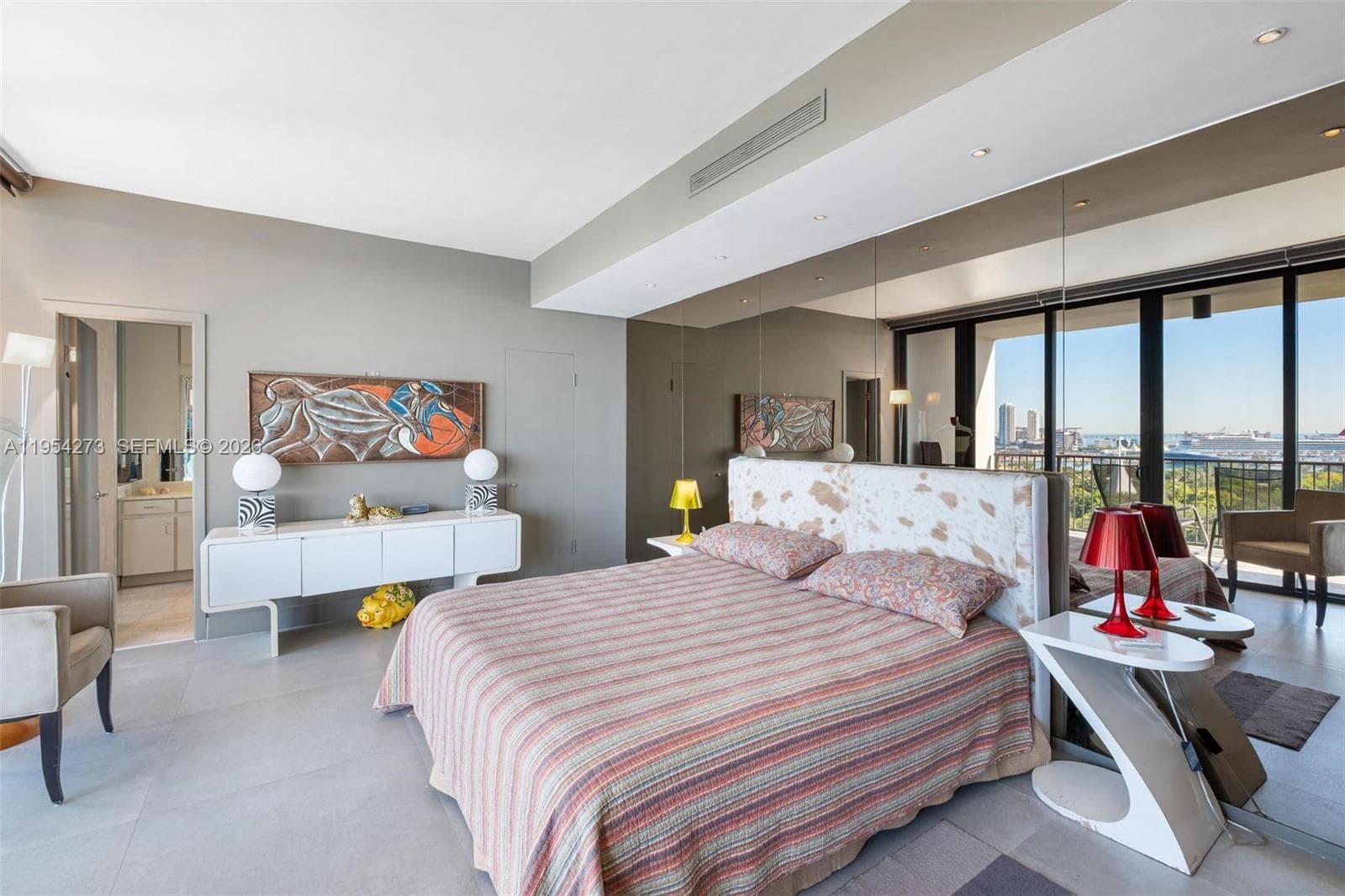 1000 Venetian Way 1501 photo 14