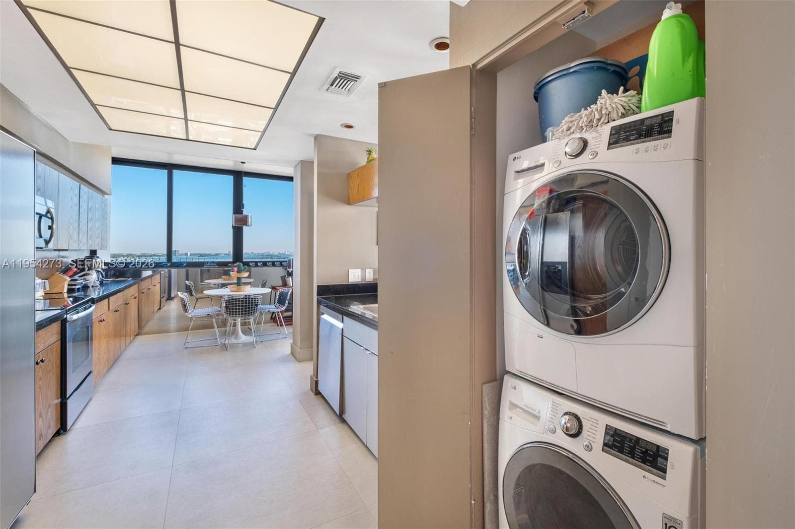 1000 Venetian Way 1501 photo 25