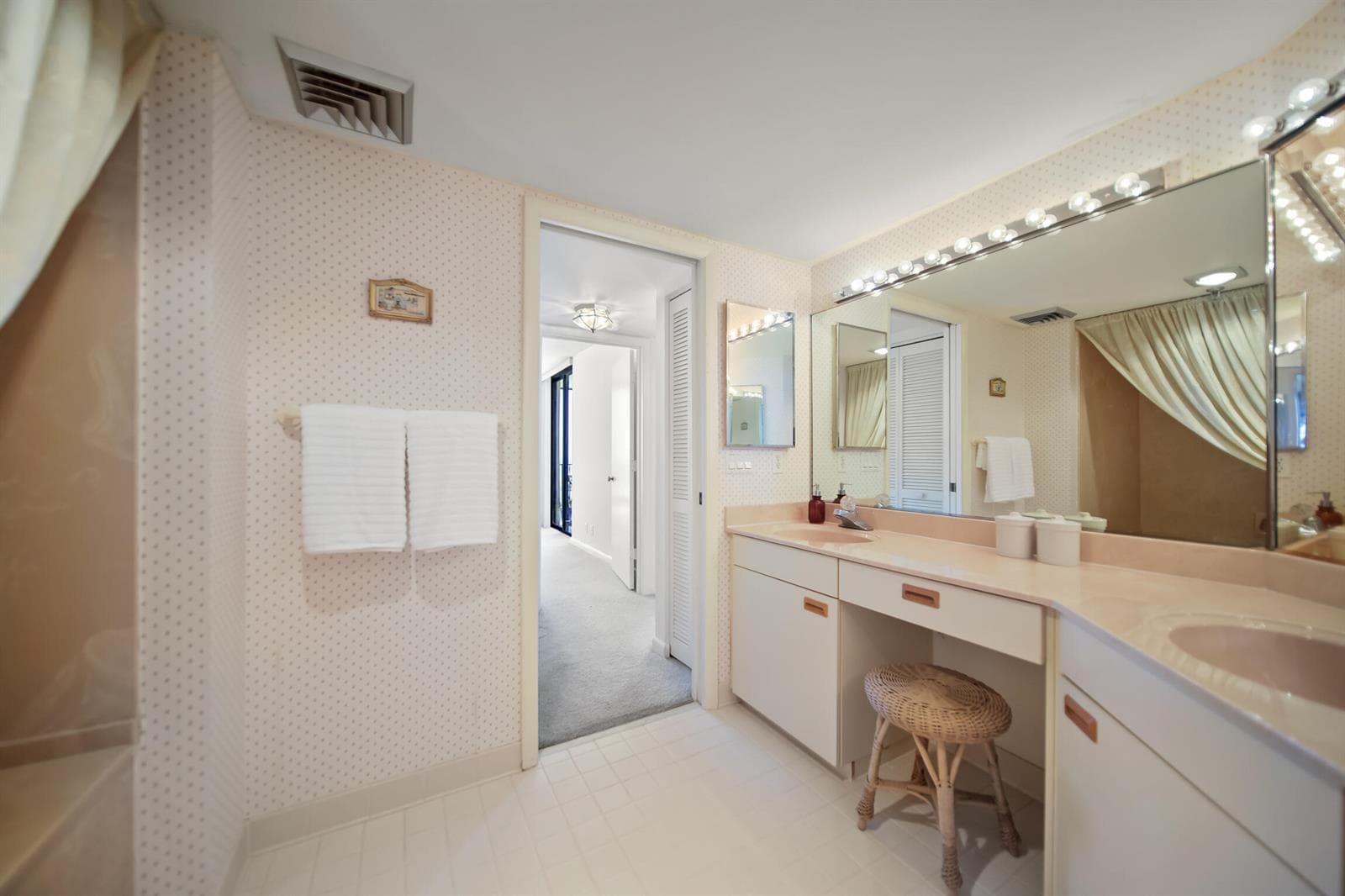 9650 S Ocean Drive 909 photo 21