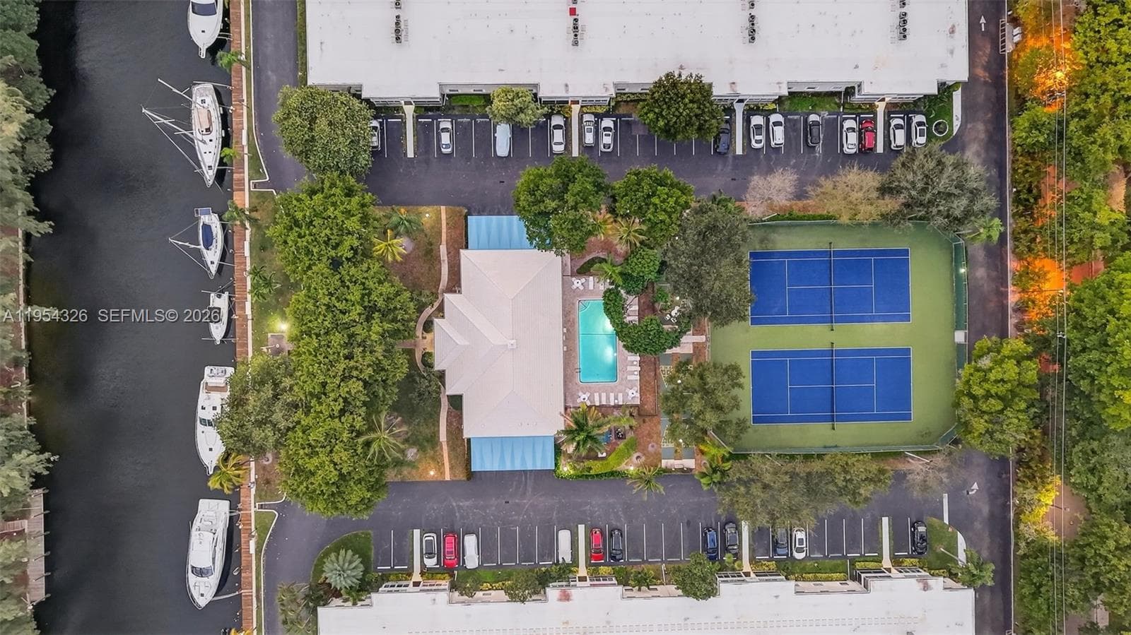 6471 Bay Club Dr 3 photo 11