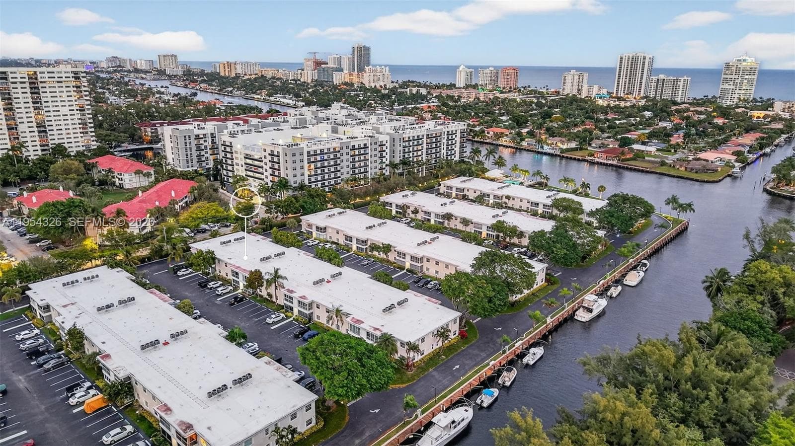 6471 Bay Club Dr 3 photo 4