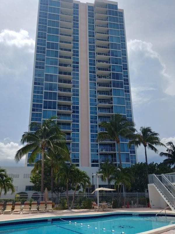 2655 Collins Avenue 602 photo 1