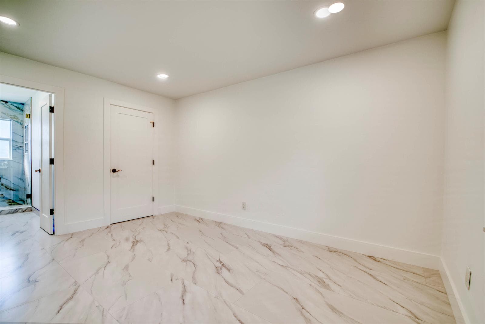 10084 Meridian Way N 4 photo 15