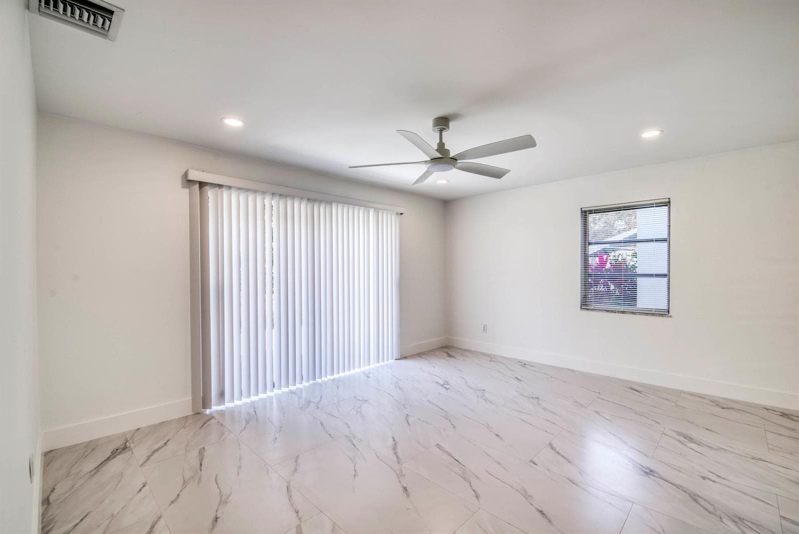 10084 Meridian Way N 4 photo 8