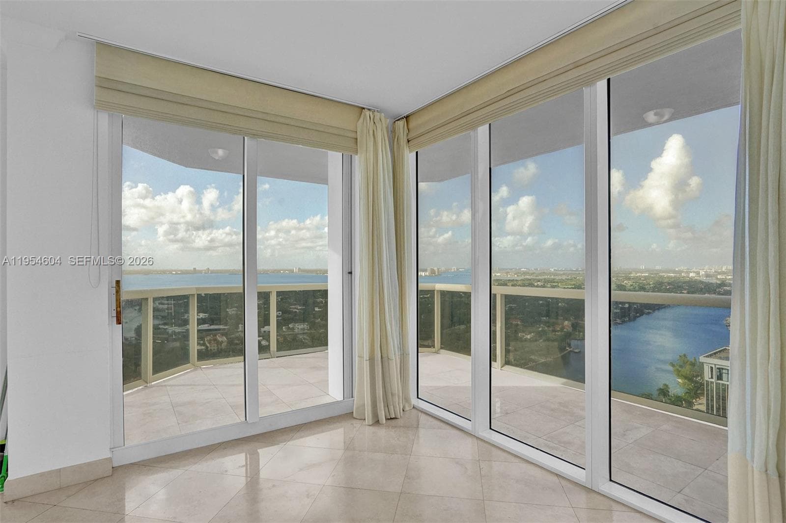 4775 Collins Ave 3007 photo 22