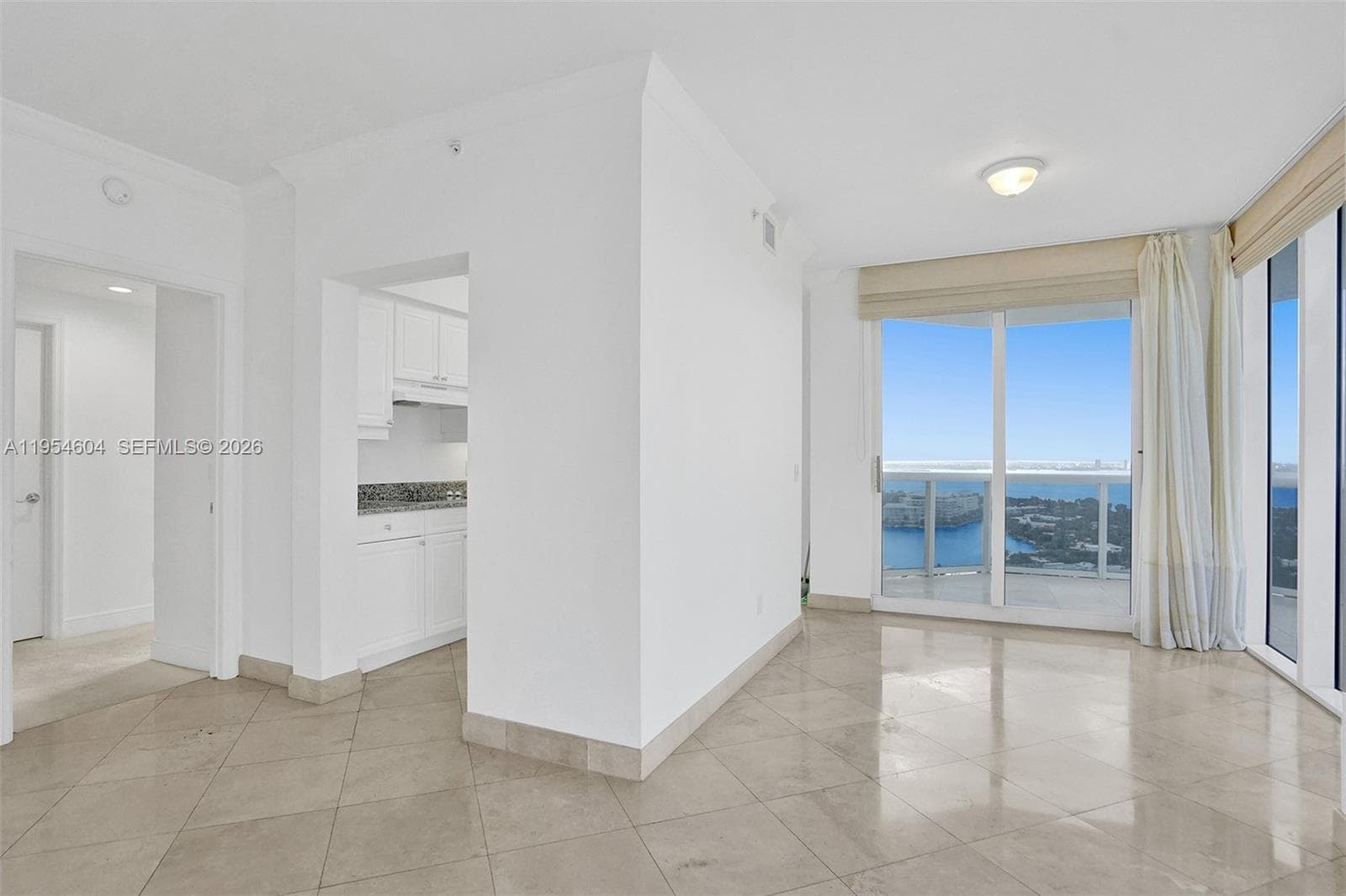 4775 Collins Ave 3007 photo 18
