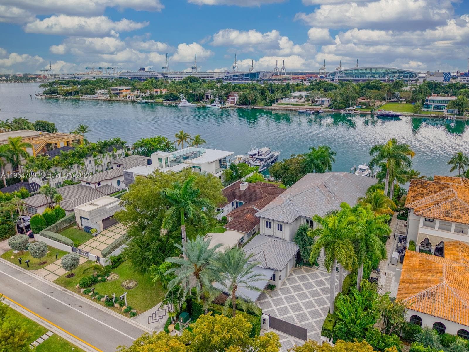 170 S Hibiscus Dr photo 11