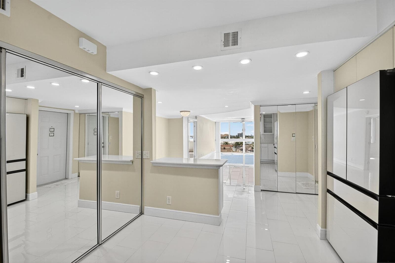 301 Lake Shore Drive 711 photo 23