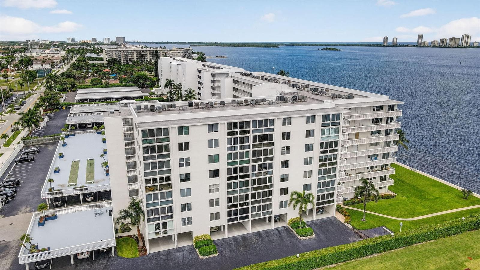 301 Lake Shore Drive 711 photo 6