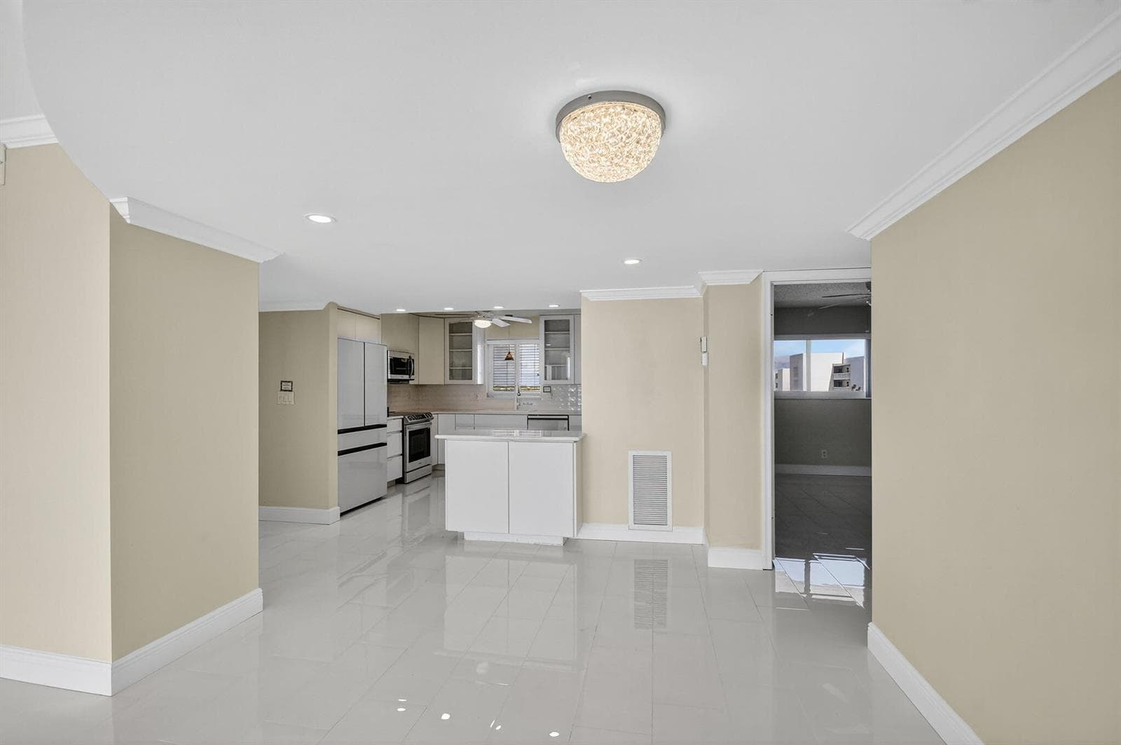 301 Lake Shore Drive 711 photo 17