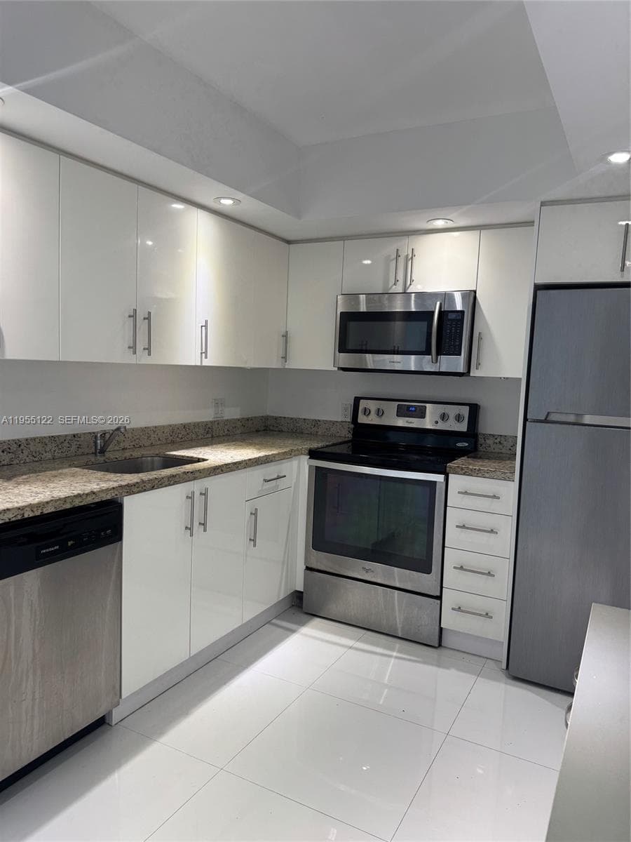 3800 S Ocean Dr 1725 photo 4