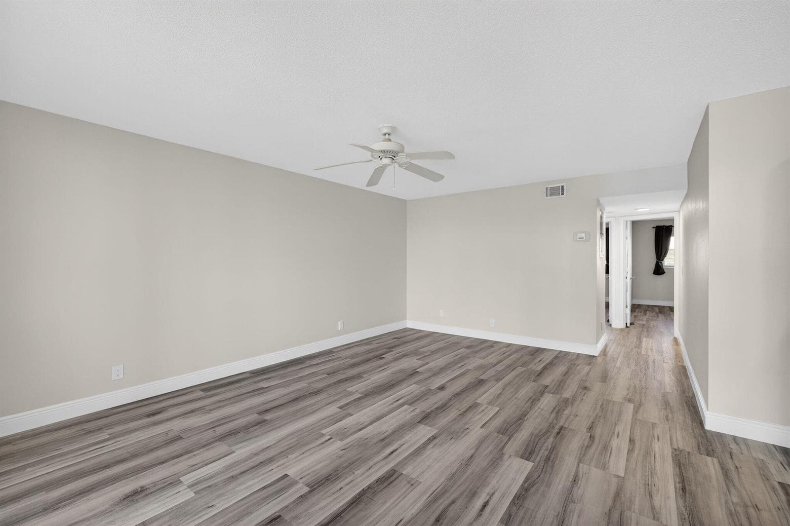 100 Shore Court 208 photo 23