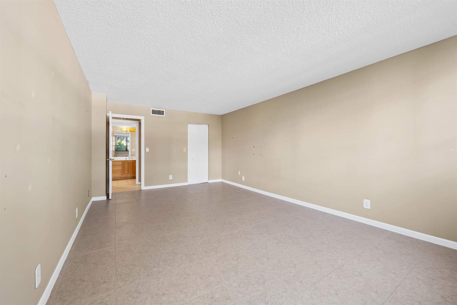800 Jeffery Street 103 photo 22