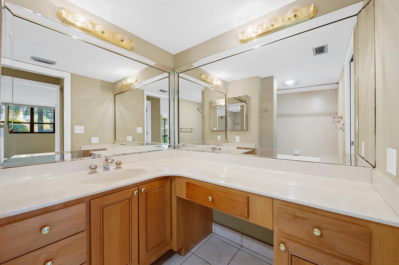 800 Jeffery Street 103 photo 24