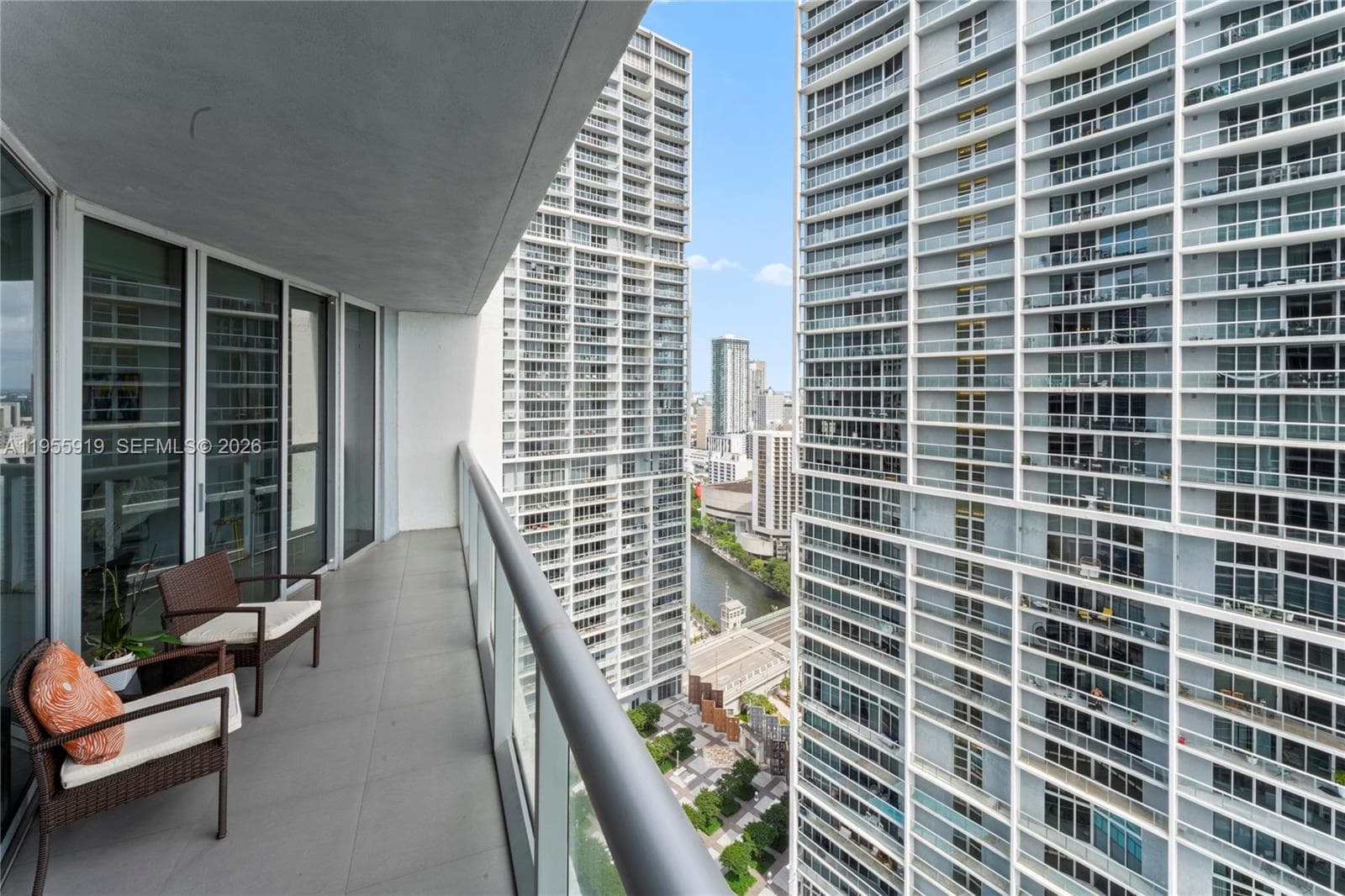 495 Brickell Ave 3208 photo 2