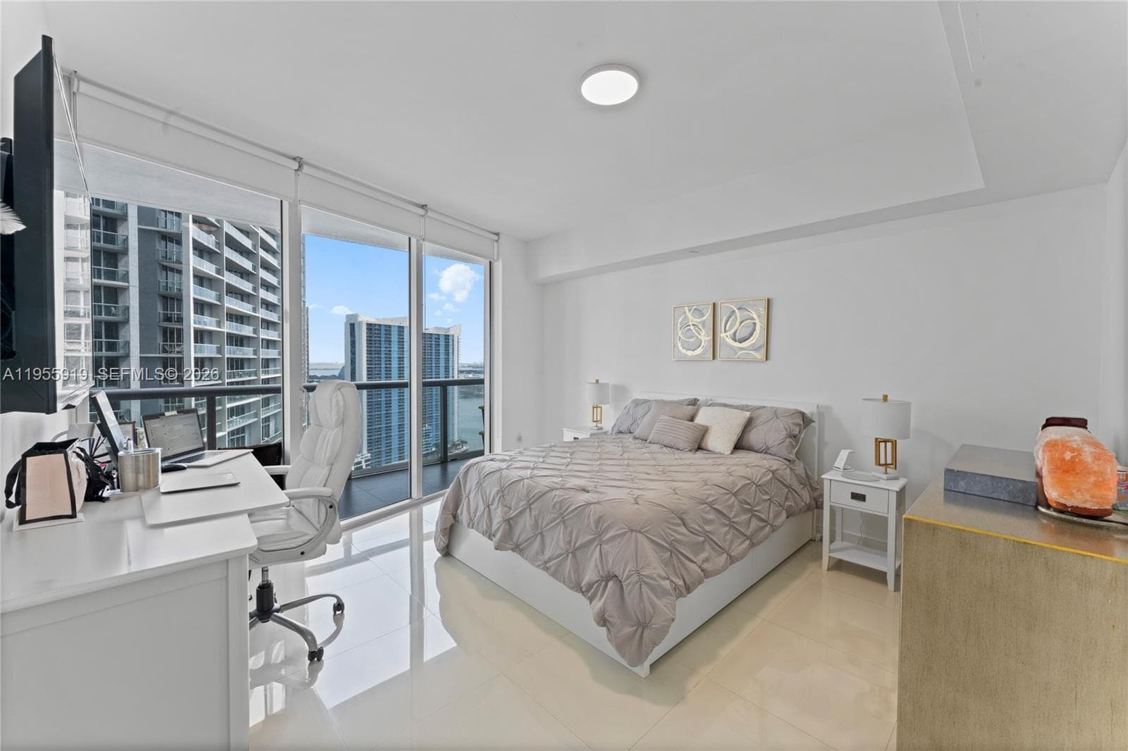 495 Brickell Ave 3208 photo 9