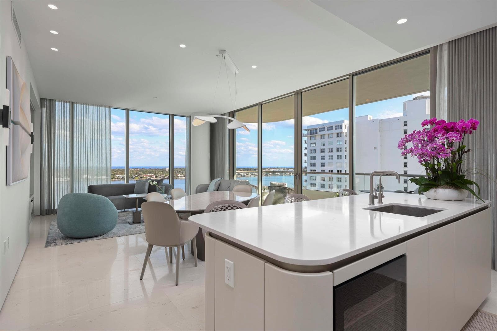 200 Arkona Court 1002 photo 2