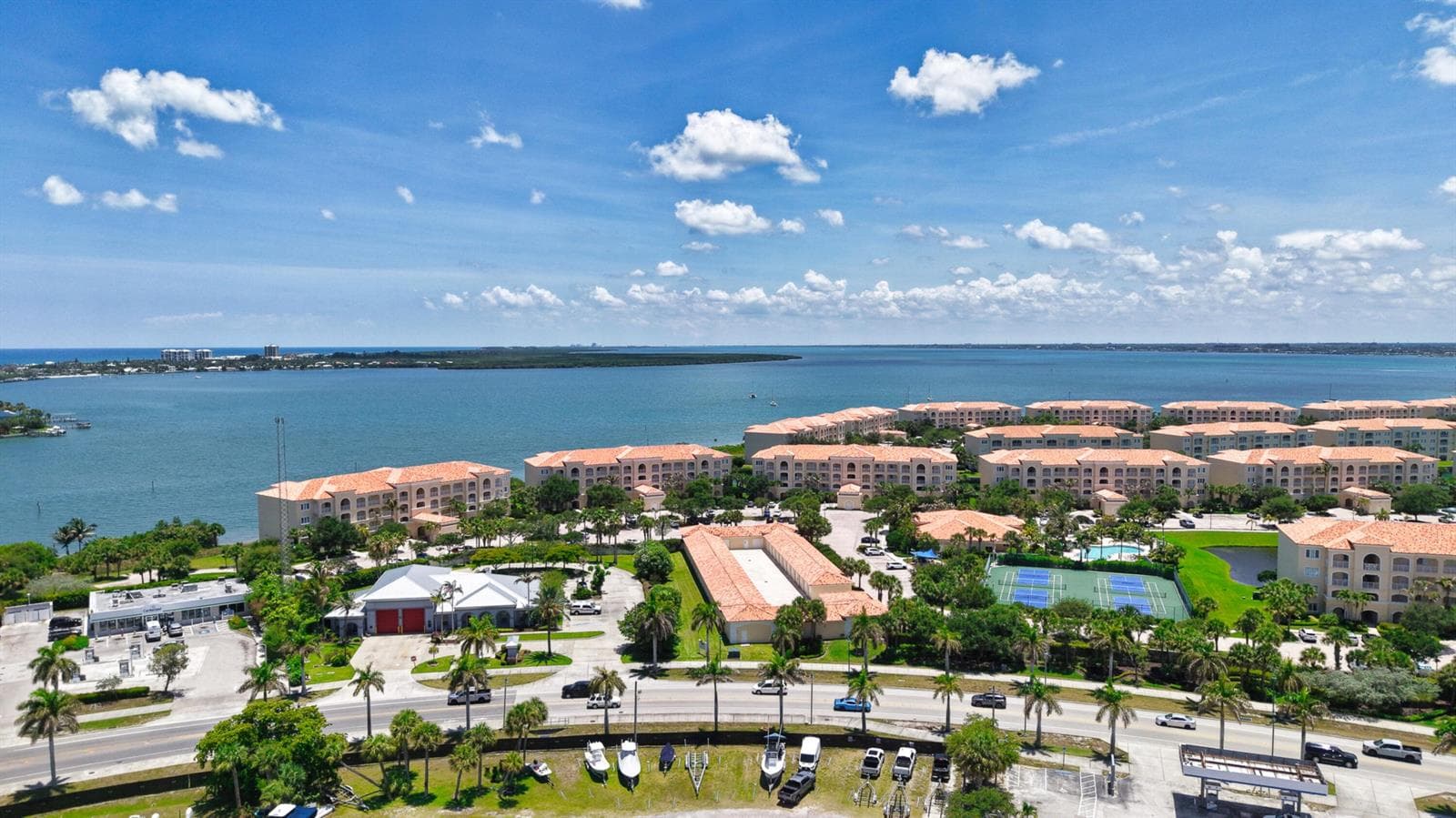 4 Harbour Isle Drive E Ph-4 photo 12