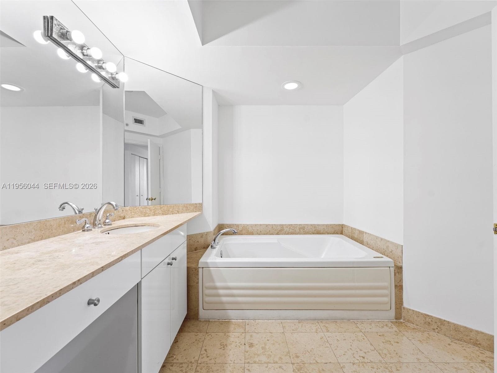 806 photo 23