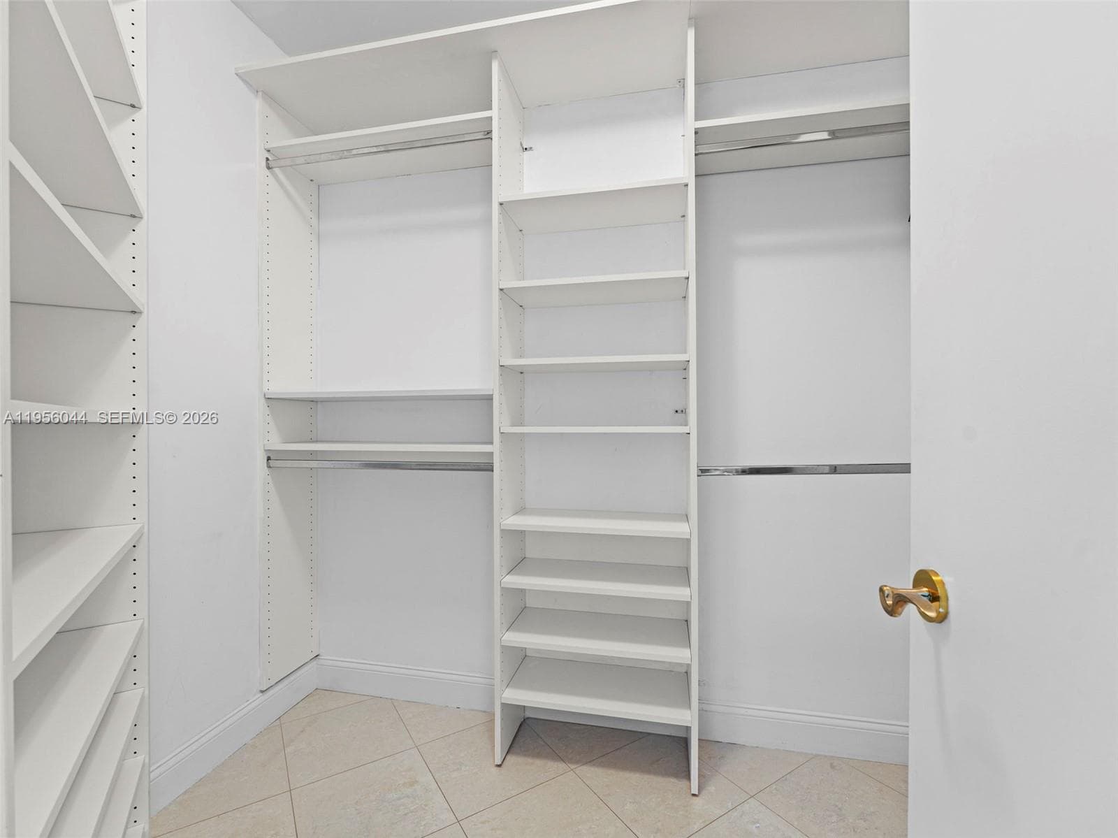 806 photo 16