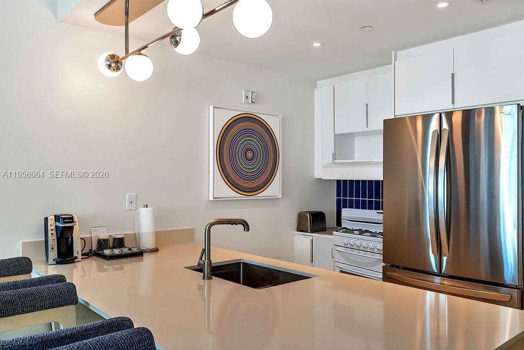4401 Collins Ave 1712 photo 12