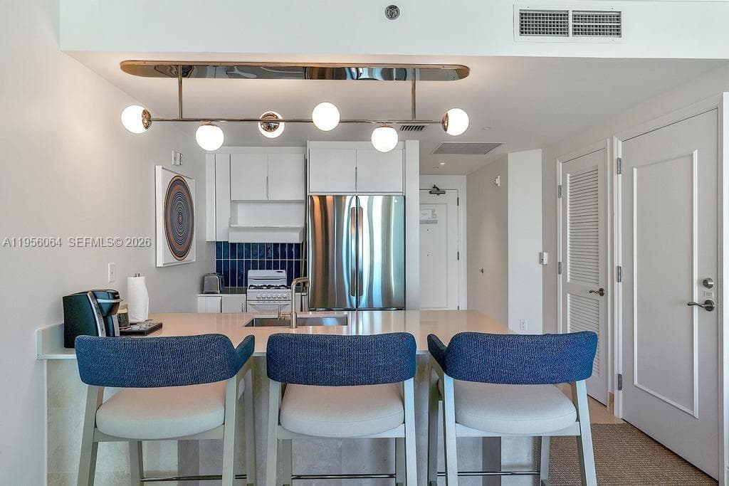 4401 Collins Ave 1712 photo 7