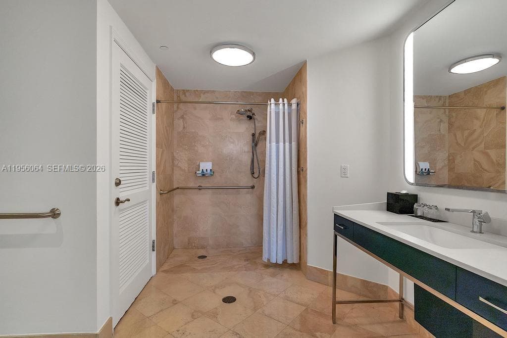 4401 Collins Ave 1712 photo 25