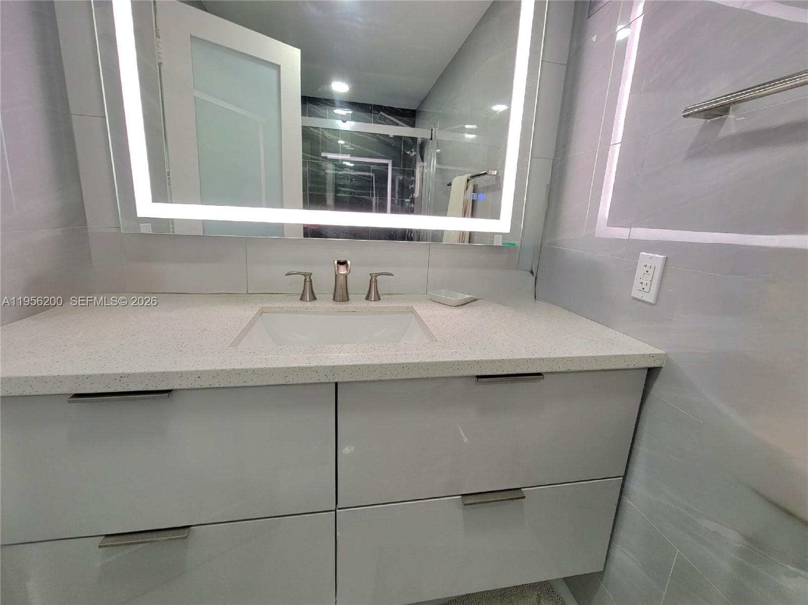 3505 S Ocean Dr 901 photo 14