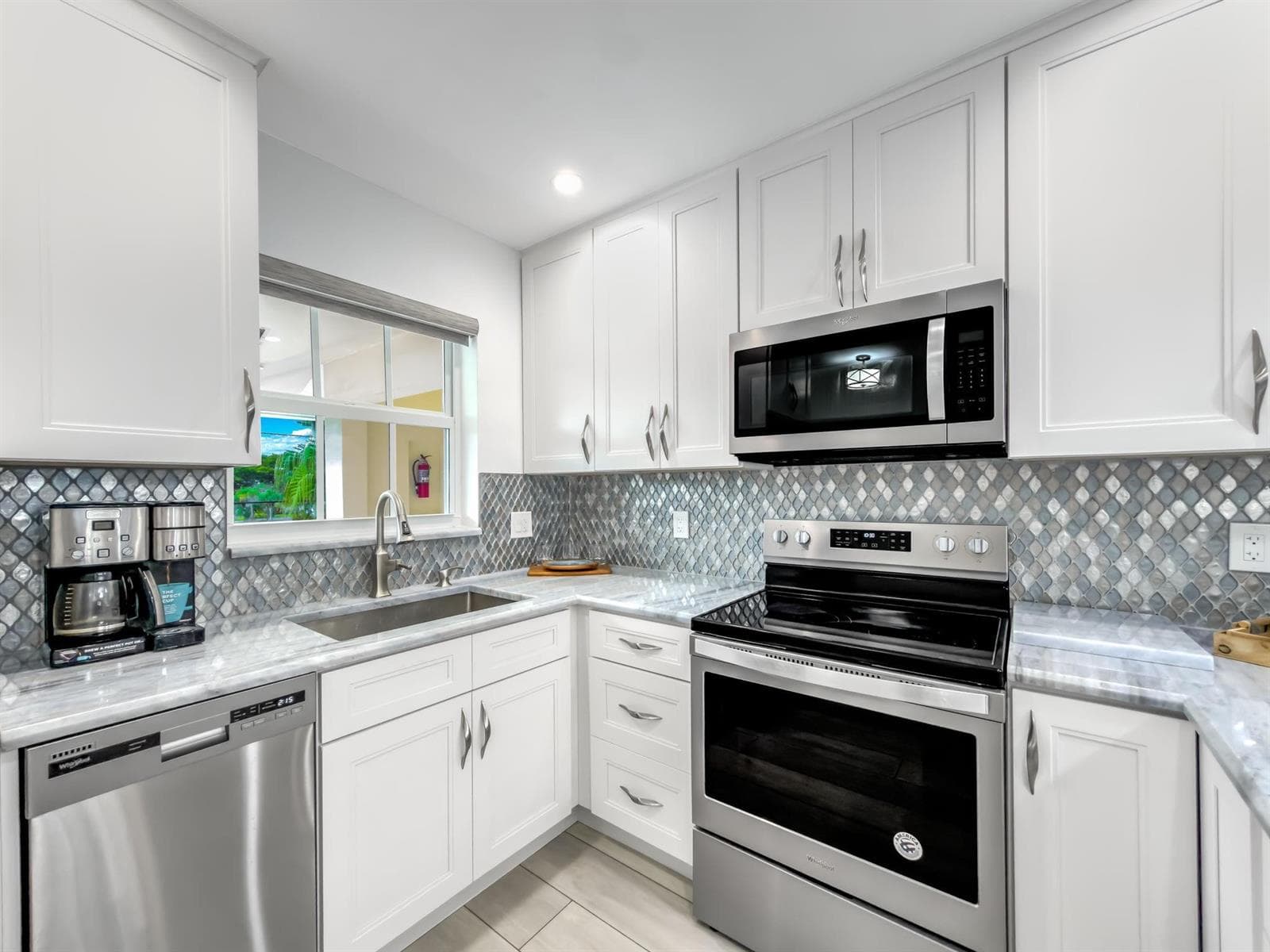 2301 NE 36th Street 202 photo 15
