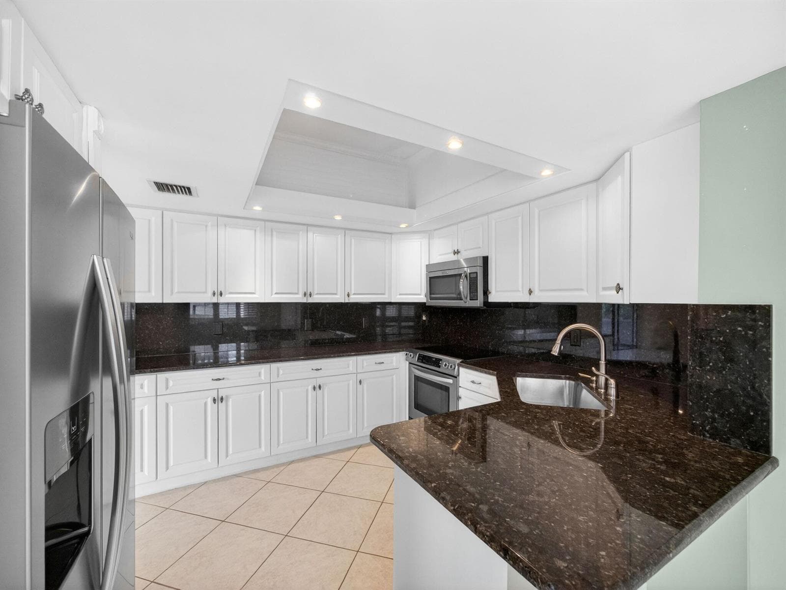 1660 Twelve Oaks Way 303 photo 12