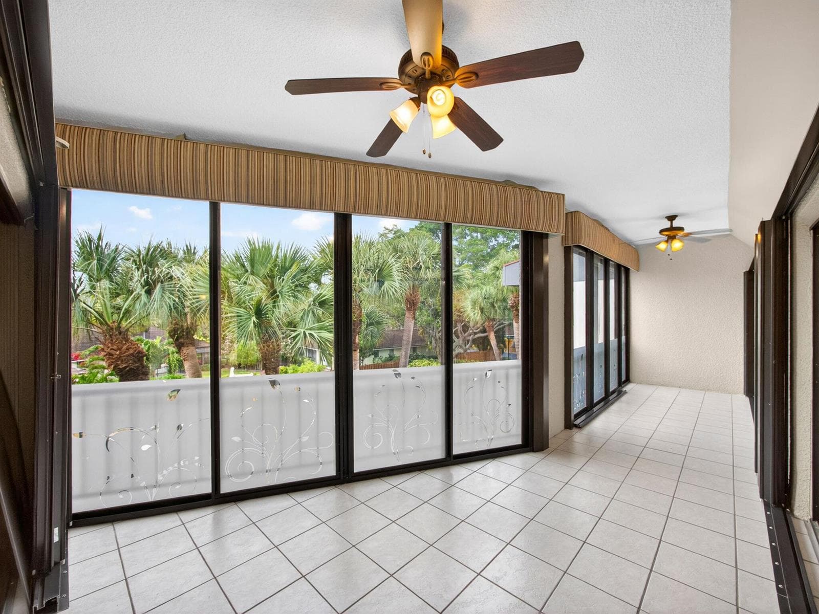 1660 Twelve Oaks Way 303 photo 8