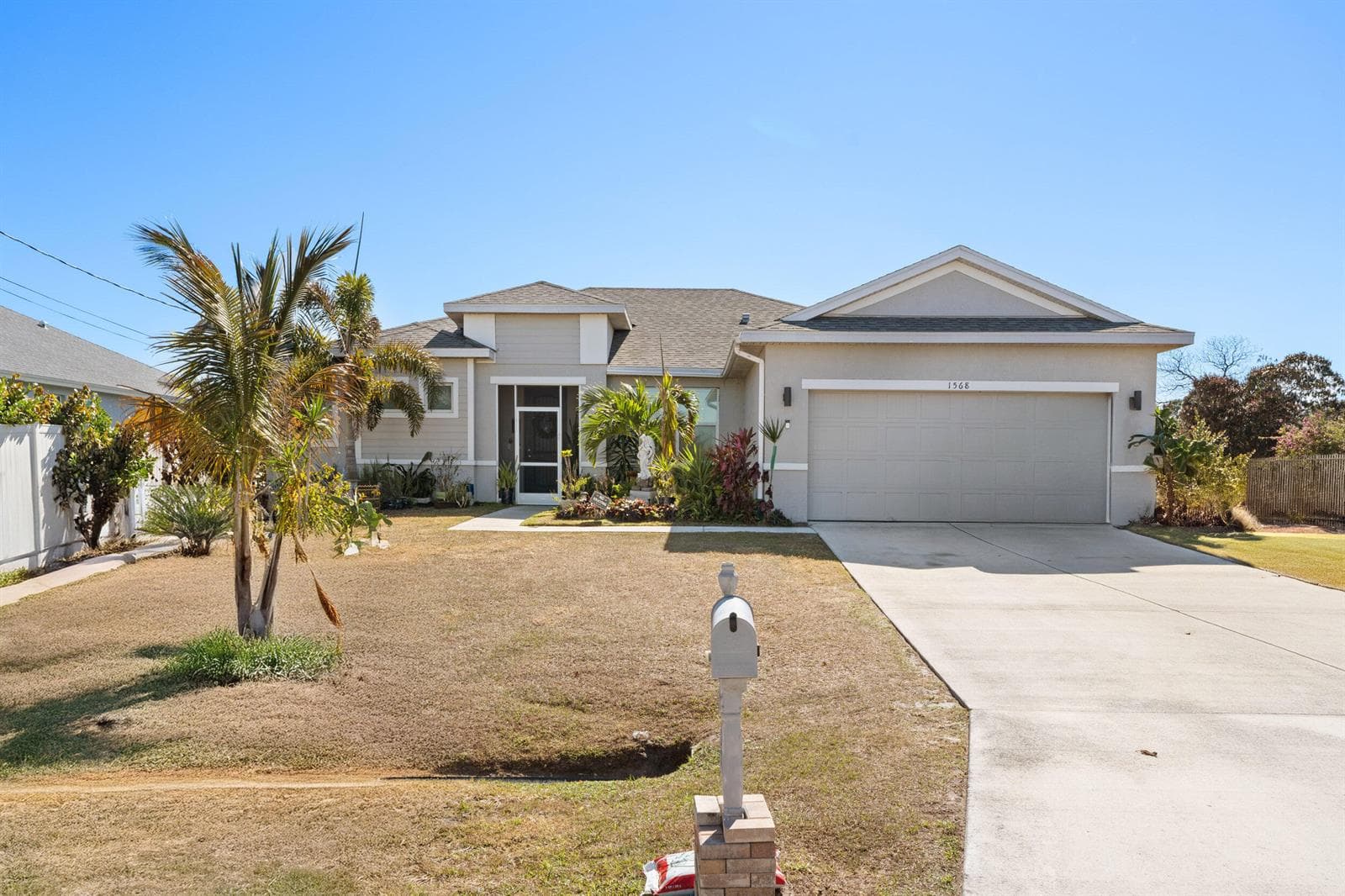 1568 SW Abacus Avenue photo 3