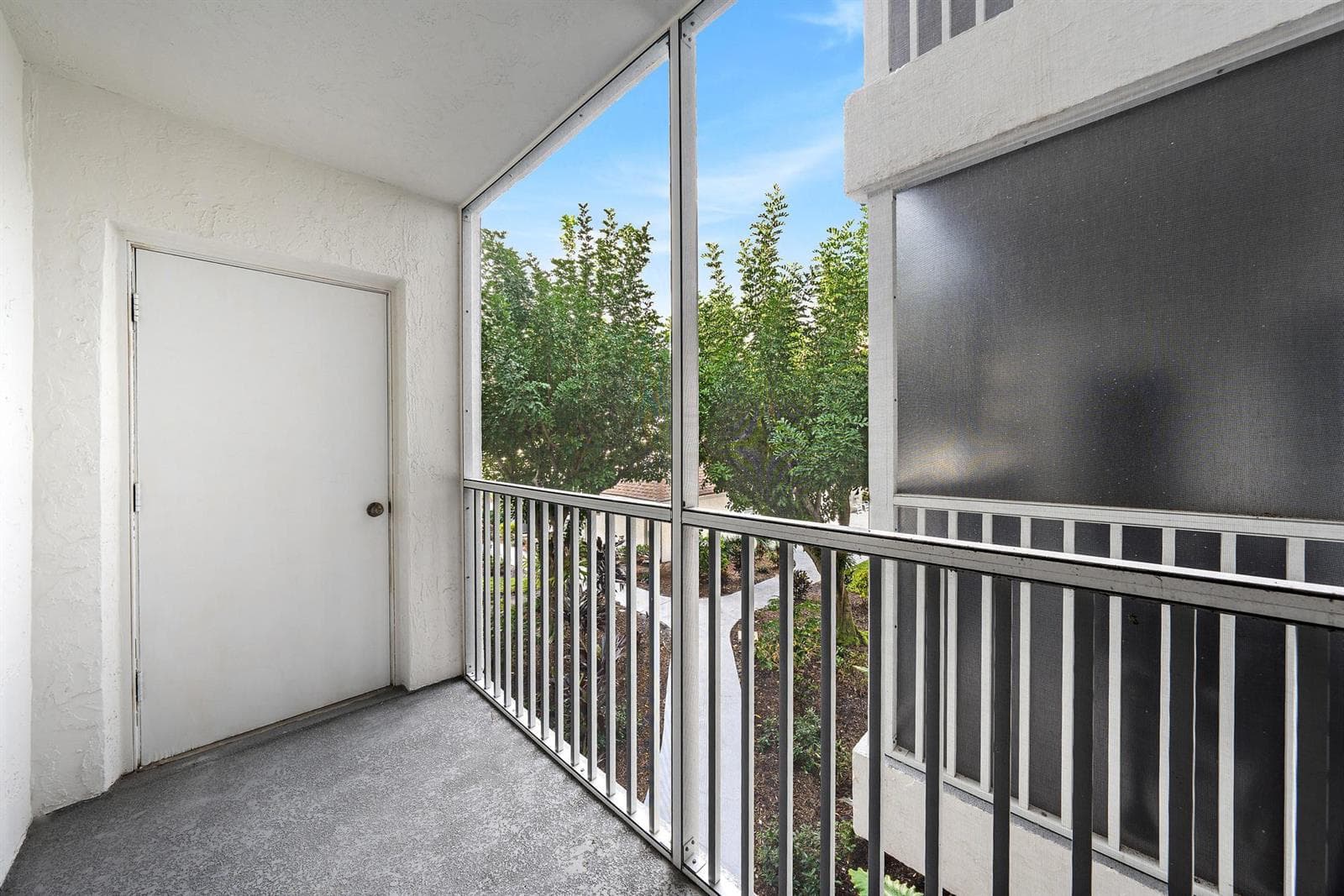 1516 S Lakeside Drive 207 photo 12