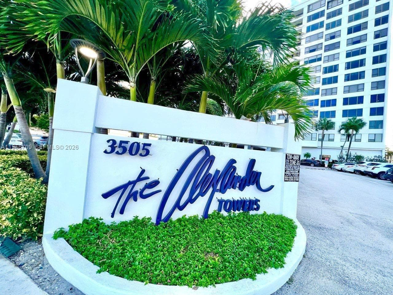 3505 S Ocean Dr 619 photo 2
